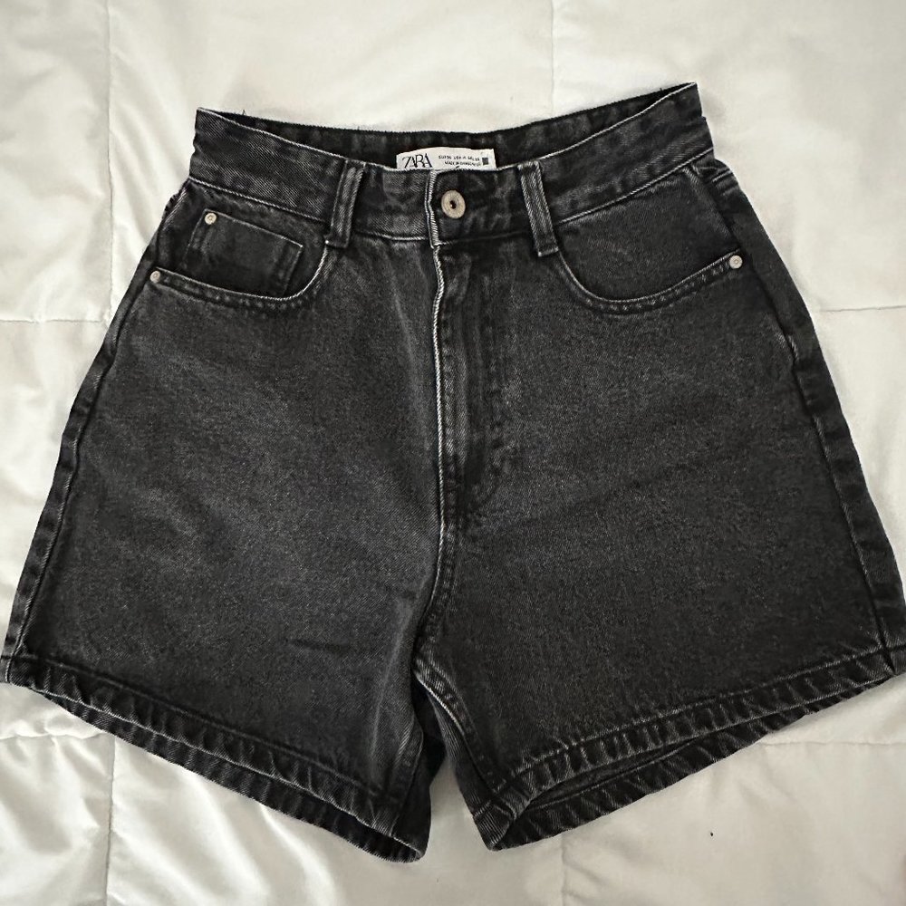Zara High-Rise Black Denim Mom Shorts
